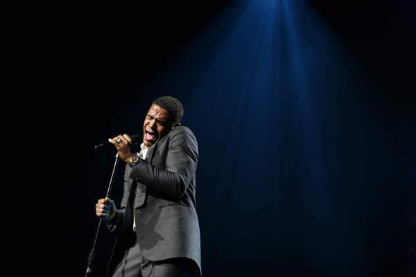 October 2008, New York, N.Y. - Maxwell performs at Radio City Music Hall. : Showbiz Singles : Jason DeCrow Photojournalist